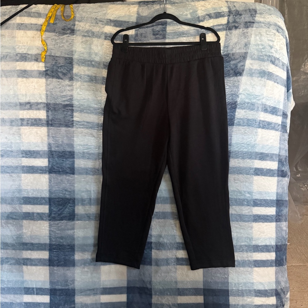 Danskin Black Cropped Elastic-Waist Straight Pants xl